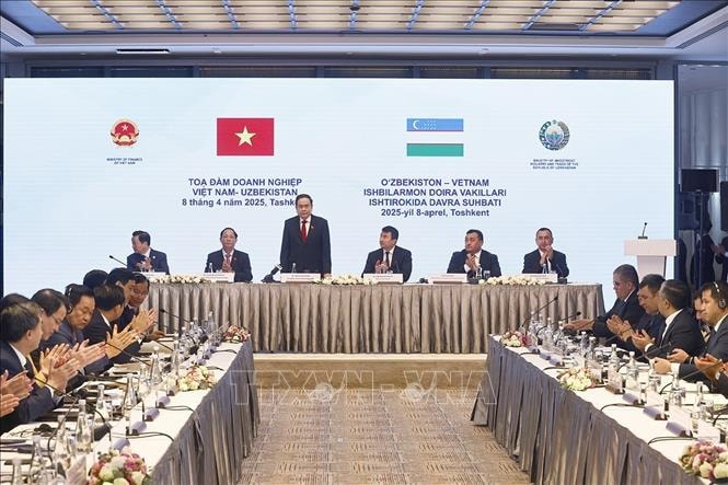 Chủ tịch Quốc hội Trần Thanh Mẫn dự Tọa đàm doanh nghiệp Việt Nam - Uzbekistan