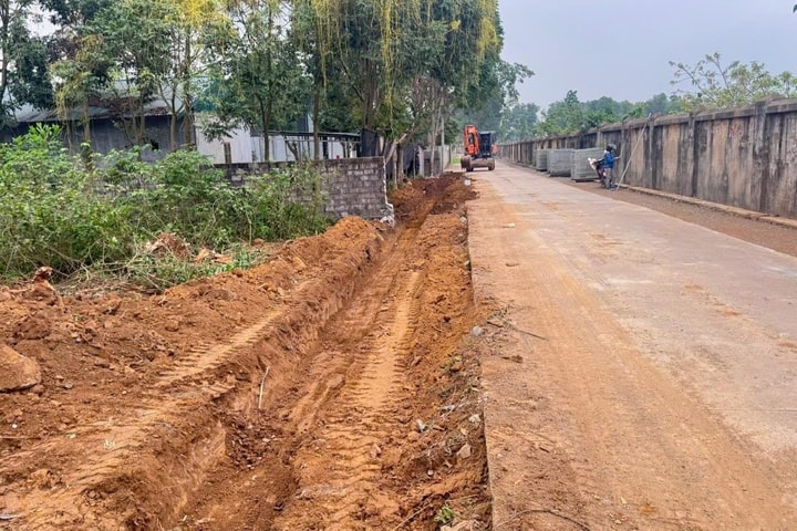 Nhân dân Ba Vì hiến đất mở rộng giao thông nông thôn