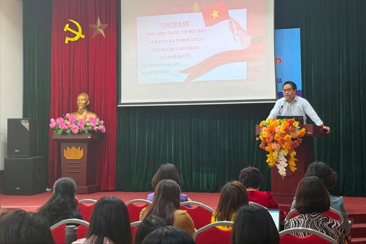 Hội Liên hiệp phụ nữ thành phố Hà Nội tổ chức tập huấn về công tác đối ngoại