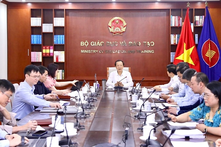 Không làm xáo trộn các môn học khi giáo dục kỹ năng số