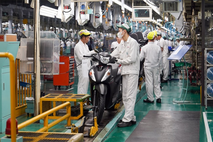 Xe điện hai bánh tăng trưởng tốt, xe máy vẫn bán chạy