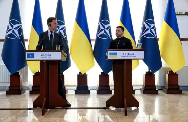 Tổng thư ký NATO cam kết sát cánh cùng Ukraine