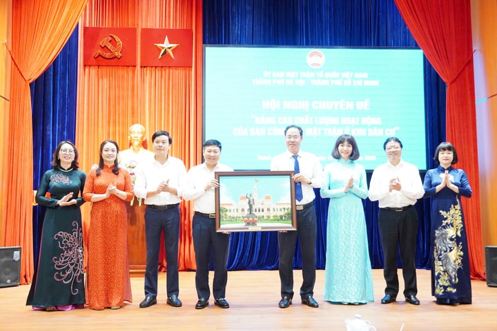 Trao đổi kinh nghiệm công tác Mặt trận giữa Hà Nội với thành phố Hồ Chí Minh và Cần Thơ