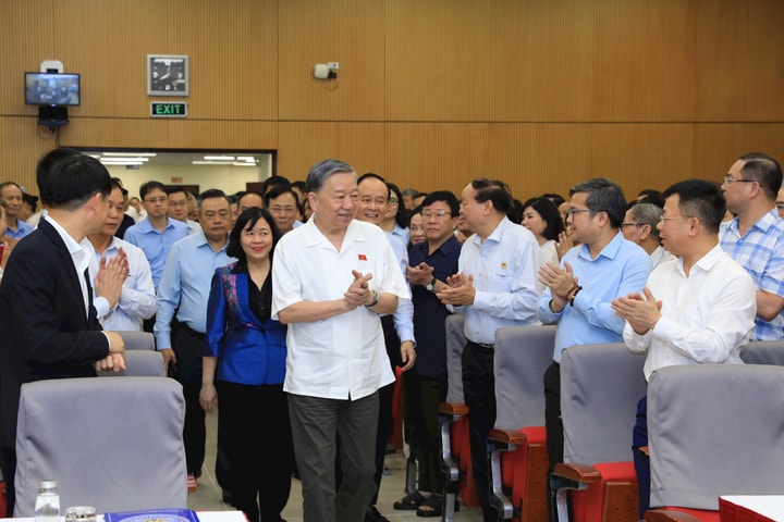 Tổng Bí thư Tô Lâm tiếp xúc cử tri Hà Nội