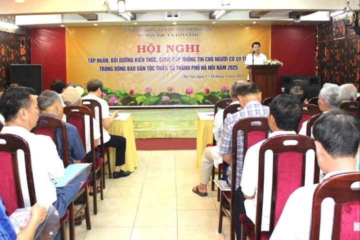 Hà Nội cung cấp thông tin cho 119 người có uy tín trong đồng bào dân tộc thiểu số
