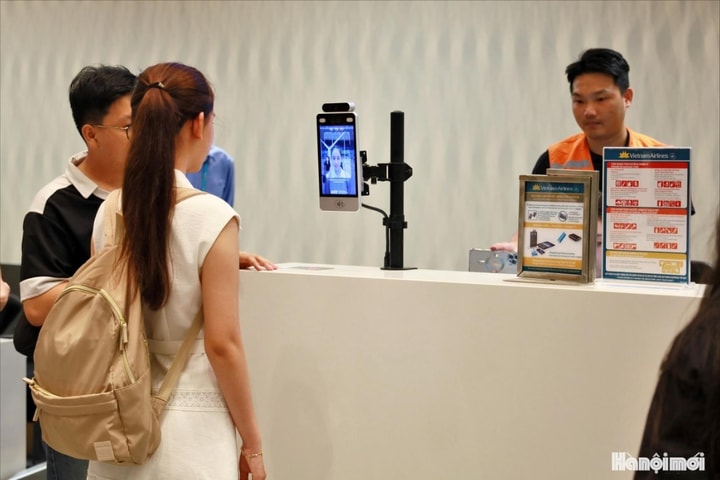 Nhà ga T3 sân bay Tân Sơn Nhất áp dụng nhiều công nghệ mới tạo thuận lợi cho hành khách