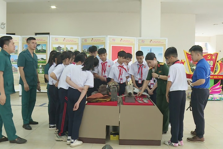 Khai mạc Triển lãm lực lượng vũ trang Thủ đô trong sự nghiệp chống Mỹ cứu nước