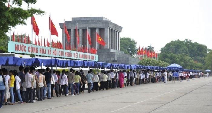 Hướng dẫn giao thông và đỗ xe phục vụ nhân dân, khách quốc tế vào Lăng viếng Chủ tịch Hồ Chí Minh