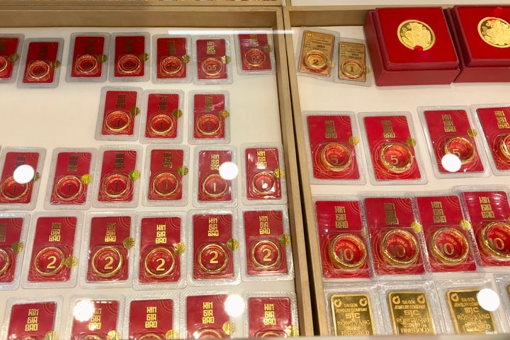 Giá vàng trong nước lao dốc từ mức đỉnh lịch sử