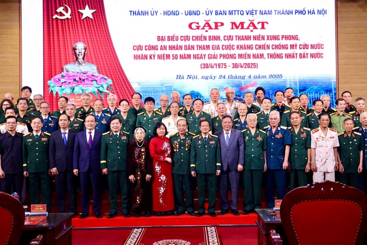Hà Nội: Gặp mặt đại biểu cựu chiến binh, cựu thanh niên xung phong, cựu công an nhân dân