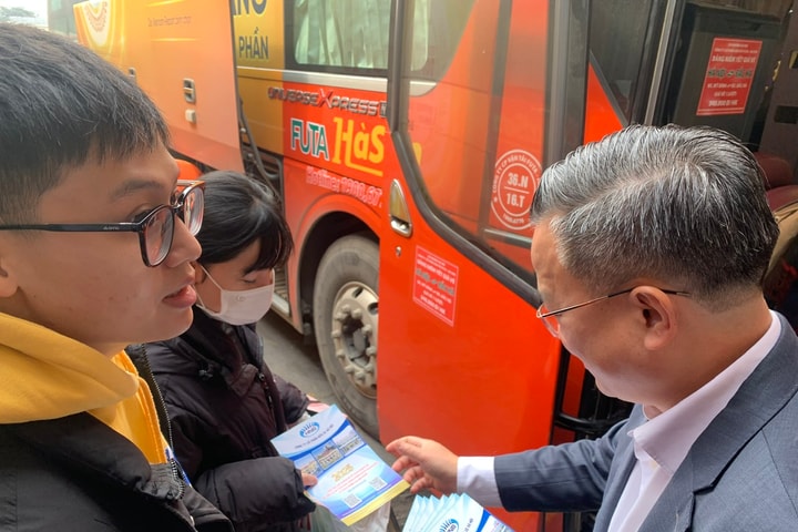 Hà Nội công bố đường dây nóng phản ánh trật tự, an toàn giao thông dịp lễ 30-4, 1-5