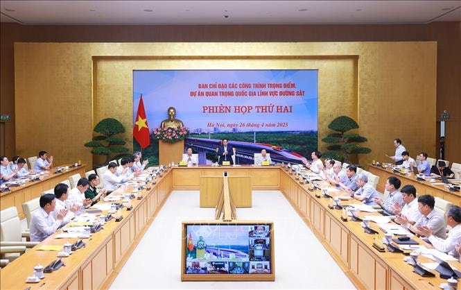 Thủ tướng: Triển khai các dự án đường sắt 'thần tốc, thần tốc hơn nữa; táo bạo, táo bạo hơn nữa'