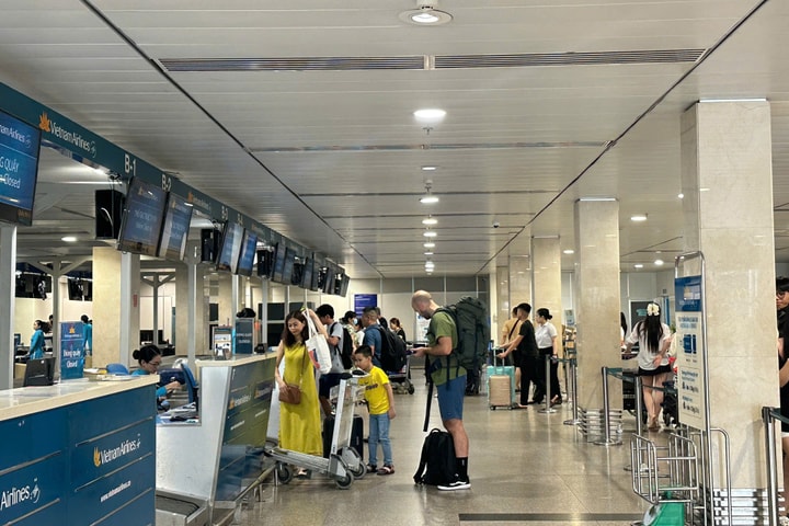 Sân bay Tân Sơn Nhất dự báo tăng mạnh chuyến bay và hành khách