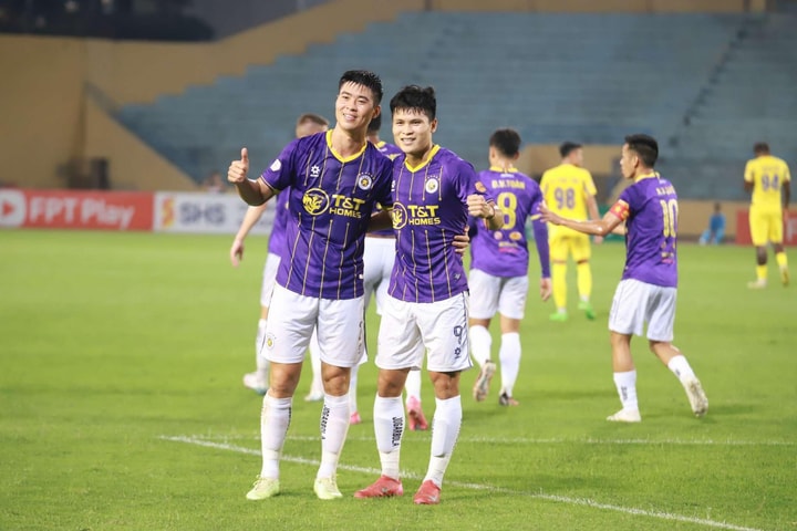 Đánh bại Quảng Nam, Hà Nội FC duy trì vị trí nhì bảng xếp hạng V.League 2024-2025