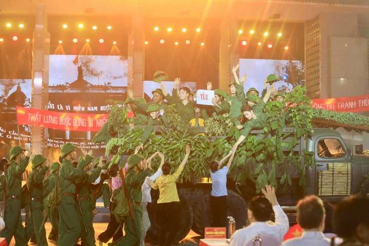 Cầu truyền hình “Vang mãi khúc khải hoàn”: Khơi dậy niềm tự hào, khát vọng tương lai