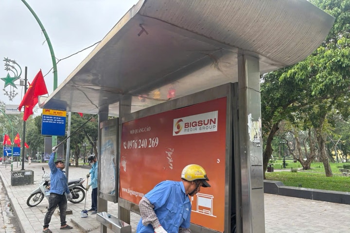 Hà Nội ra quân chỉnh trang hệ thống nhà chờ, điểm dừng xe buýt
