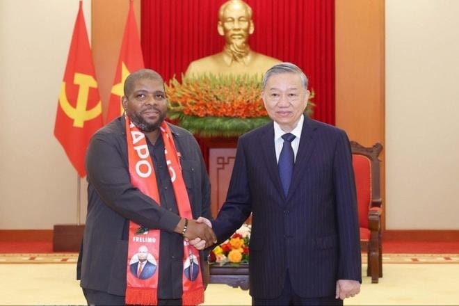 Tổng Bí thư Tô Lâm tiếp Tổng Thư ký Đảng Mặt trận giải phóng Mozambique