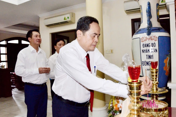 Chủ tịch Quốc hội Trần Thanh Mẫn tưởng nhớ, tri ân cố Chủ tịch Quốc hội Nguyễn Hữu Thọ