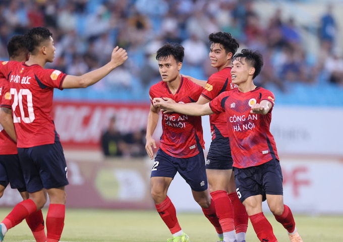 Thắng đậm 3-0, Công an Hà Nội giành trọn 3 điểm trước Quảng Nam FC