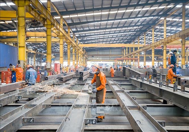 Thủ tướng Chính phủ yêu cầu cắt giảm điều kiện đầu tư kinh doanh, đơn giản hóa thủ tục hành chính