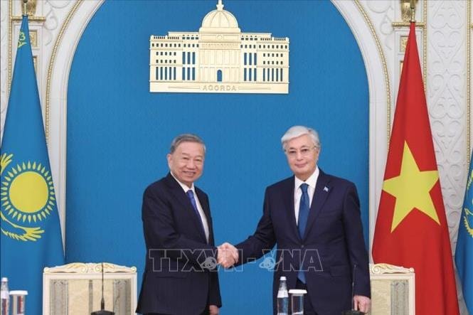 Tuyên bố chung về việc thiết lập quan hệ Đối tác chiến lược Việt Nam - Kazakhstan