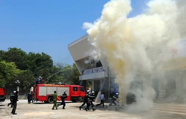 Sóc Sơn vận động mỗi hộ gia đình trang bị ít nhất 1 bình chữa cháy