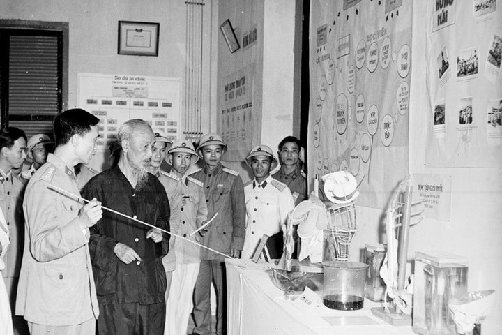 Trưng bày nhiều “bảo vật quốc gia” tại triển lãm “Hồ Chí Minh đẹp nhất tên Người”
