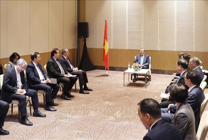 Tổng Bí thư Tô Lâm tiếp một số doanh nghiệp tiêu biểu tại Azerbaijan
