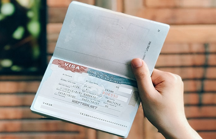 Khuyến cáo người nước ngoài xuất trình đầy đủ thị thực khi làm thủ tục nhập cảnh