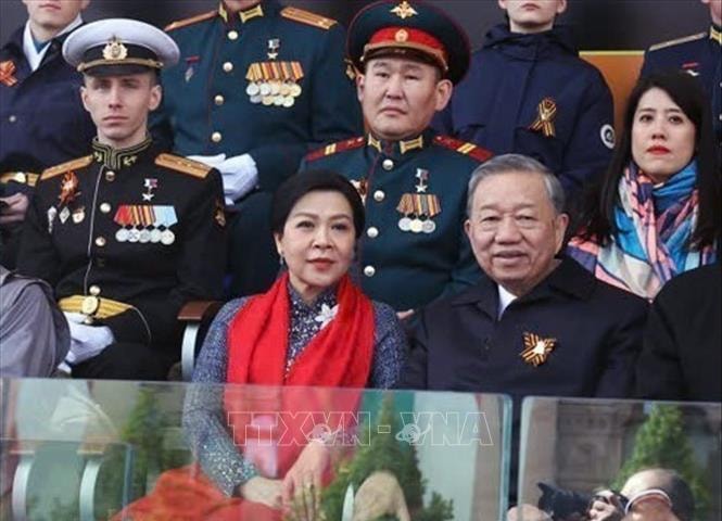 Tổng Bí thư Tô Lâm và Phu nhân dự Lễ duyệt binh kỷ niệm 80 năm Ngày Chiến thắng trong Chiến tranh Vệ quốc vĩ đại tại Mátxcơva