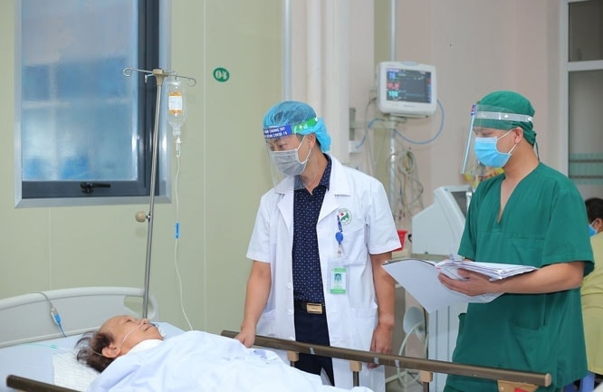Miễn viện phí để người dân thực sự ấm no, hạnh phúc