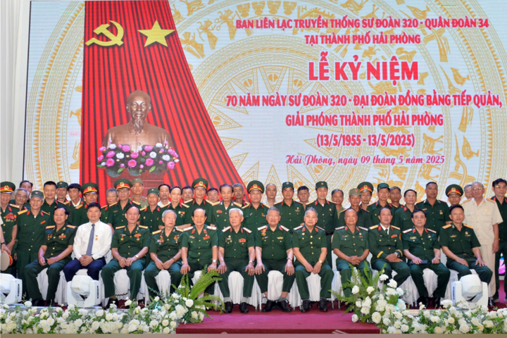 Gặp mặt những người lính Cụ Hồ tiếp quản Hải Phòng 70 năm trước