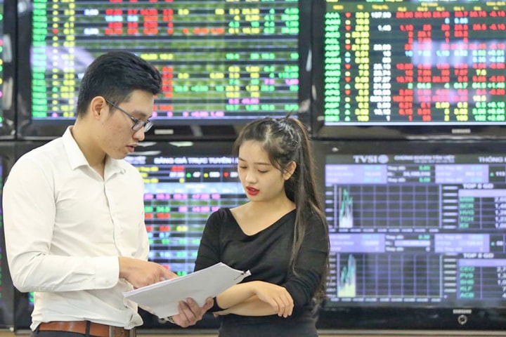 Các công ty chứng khoán chạy đua tăng vốn: Đón sóng nâng hạng thị trường