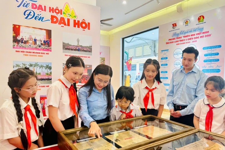 Triển lãm “Thiếu nhi Việt Nam vững bước tiến vào kỷ nguyên mới”
