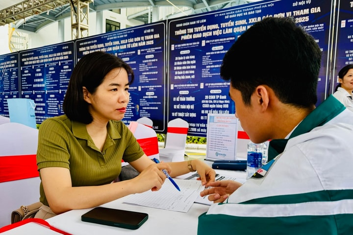 Nhiều hoạt động hữu ích tại Phiên giao dịch việc làm quận Nam Từ Liêm