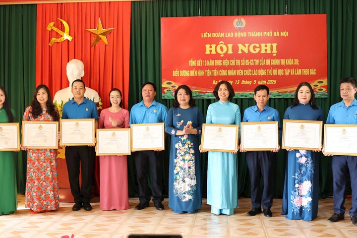 Công đoàn Thủ đô biểu dương 48 điển hình tiên tiến học tập và làm theo Bác