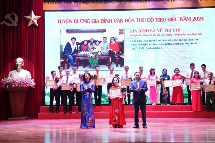 Hà Nội tuyên dương 80 Gia đình văn hóa tiêu biểu trong tháng 6