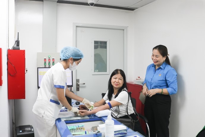 Quốc Oai: Khám sức khỏe cho 100 nữ công nhân, viên chức có hoàn cảnh khó khăn