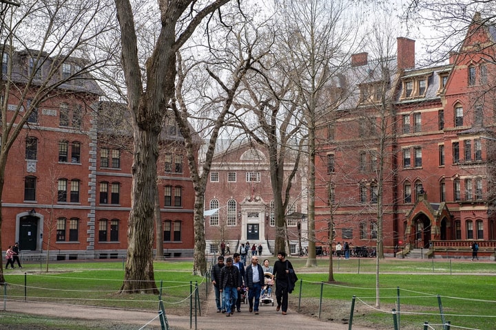 Đại học Harvard kiện chính quyền Tổng thống Donald Trump