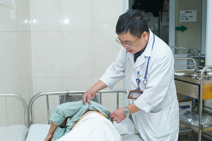 Cảnh báo nguy cơ tự chữa zona thần kinh bằng mẹo dân gian