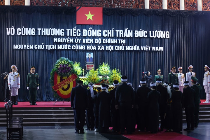 Thành kính tiễn biệt nguyên Chủ tịch nước Trần Đức Lương