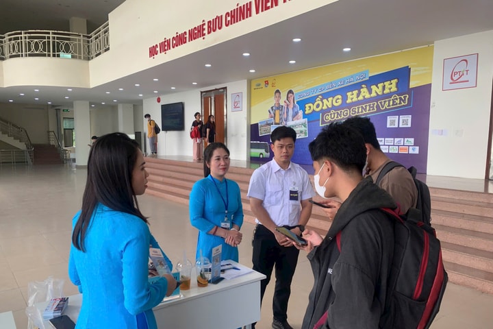 Bến xe Hà Nội và doanh nghiệp vận tải giảm giá vé xe khách cho sinh viên