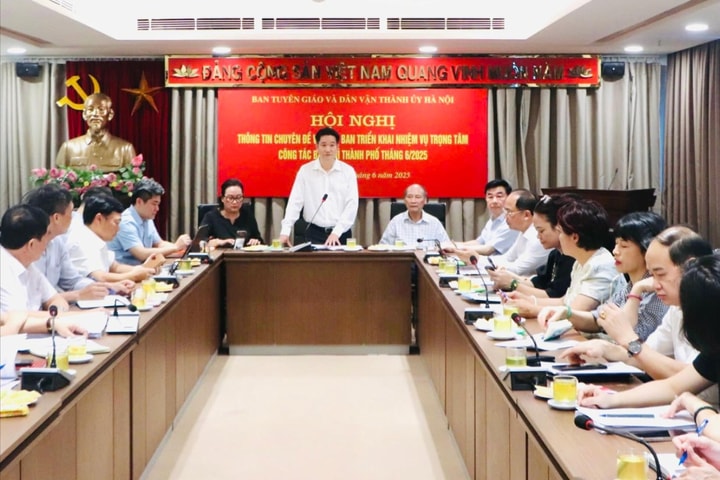 Đẩy mạnh tuyên truyền Đại hội Đảng bộ các cấp và việc sắp xếp, tinh gọn bộ máy