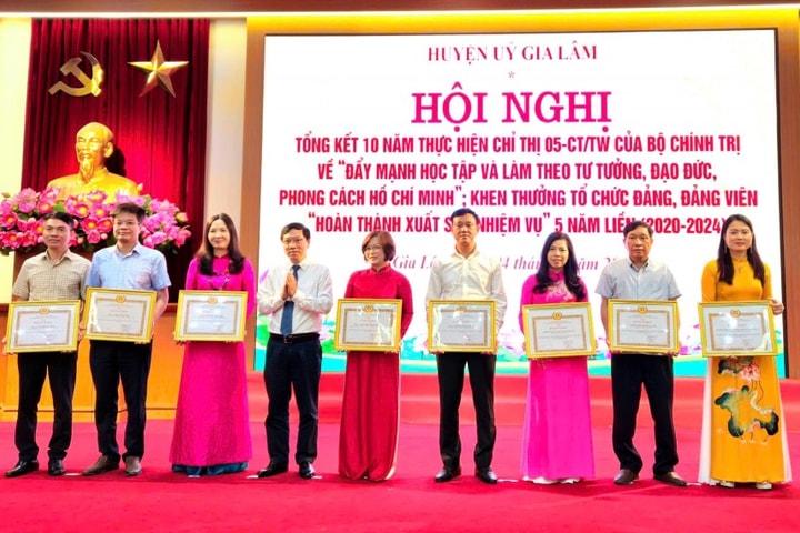 Huyện Gia Lâm: Tổng kết 10 năm thực hiện Chỉ thị số 05-CT/TƯ của Bộ Chính trị