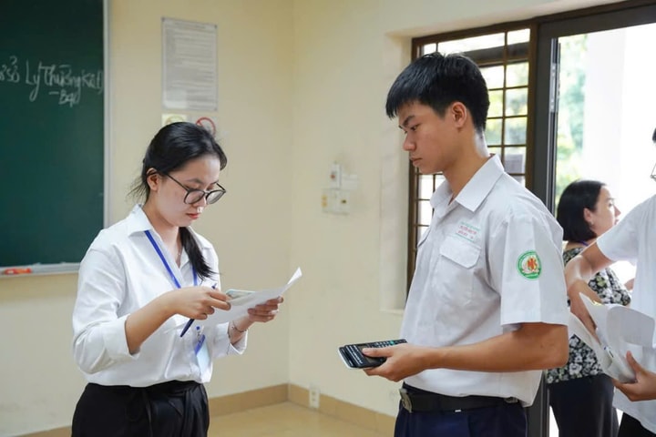 Đại học Quốc gia TP Hồ Chí Minh: Lỗi coi thi khiến thí sinh mất thời gian làm bài đánh giá năng lực