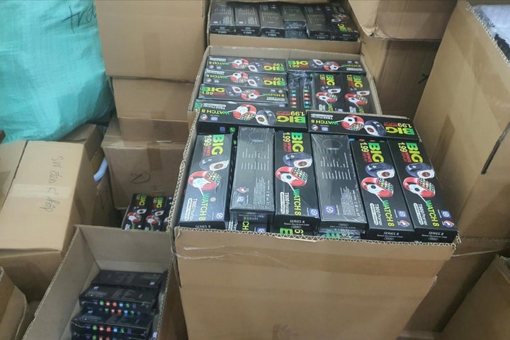 Hà Nội: Phát hiện, thu giữ khoảng 25,5 nghìn loa Marshall, đồng hồ Omega... giả