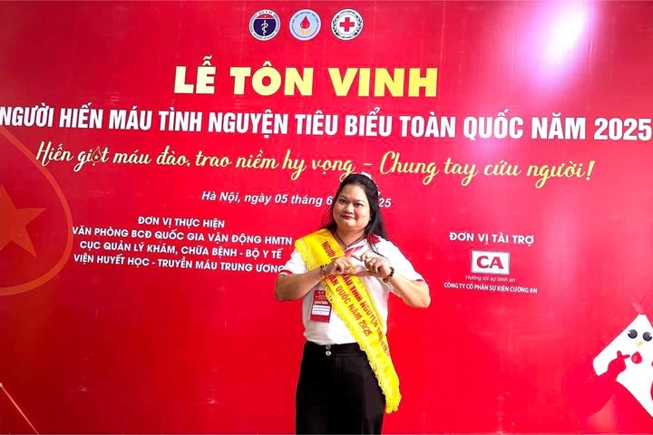 Cô giáo thể chất và hơn 100 lần sẻ chia sự sống