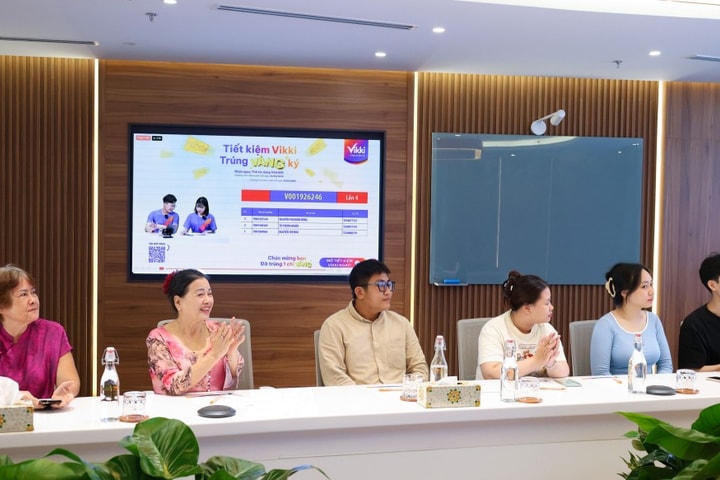 Khách hàng Vikki Digital Bank trúng thưởng “tiền tỷ” - 10 lượng vàng SJC
