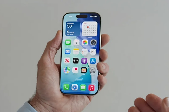 iOS 26 ra mắt với giao diện Liquid Glass và loạt tính năng AI mạnh hơn