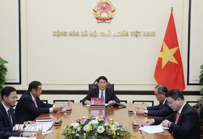 Chủ tịch nước Lương Cường điện đàm với tân Tổng thống Hàn Quốc